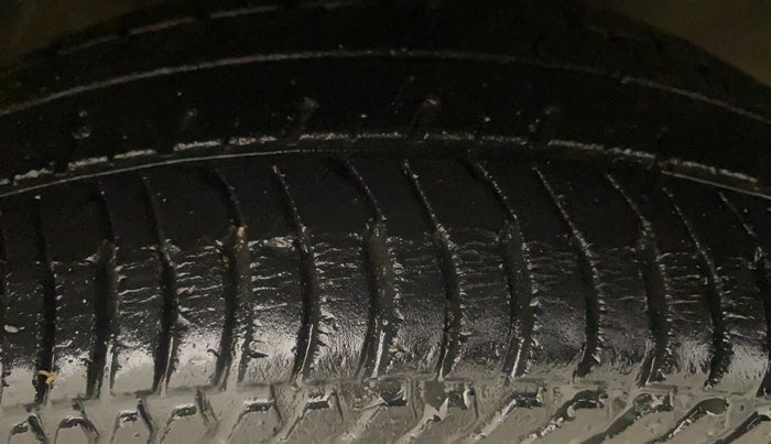 2015 Maruti Alto K10 VXI AMT, Petrol, Automatic, 27,841 km, Right Front Tyre Tread