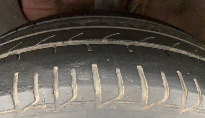 2018 Hyundai Elite i20 ASTA 1.2 (O), Petrol, Manual, 77,207 km, Left Front Tyre Tread