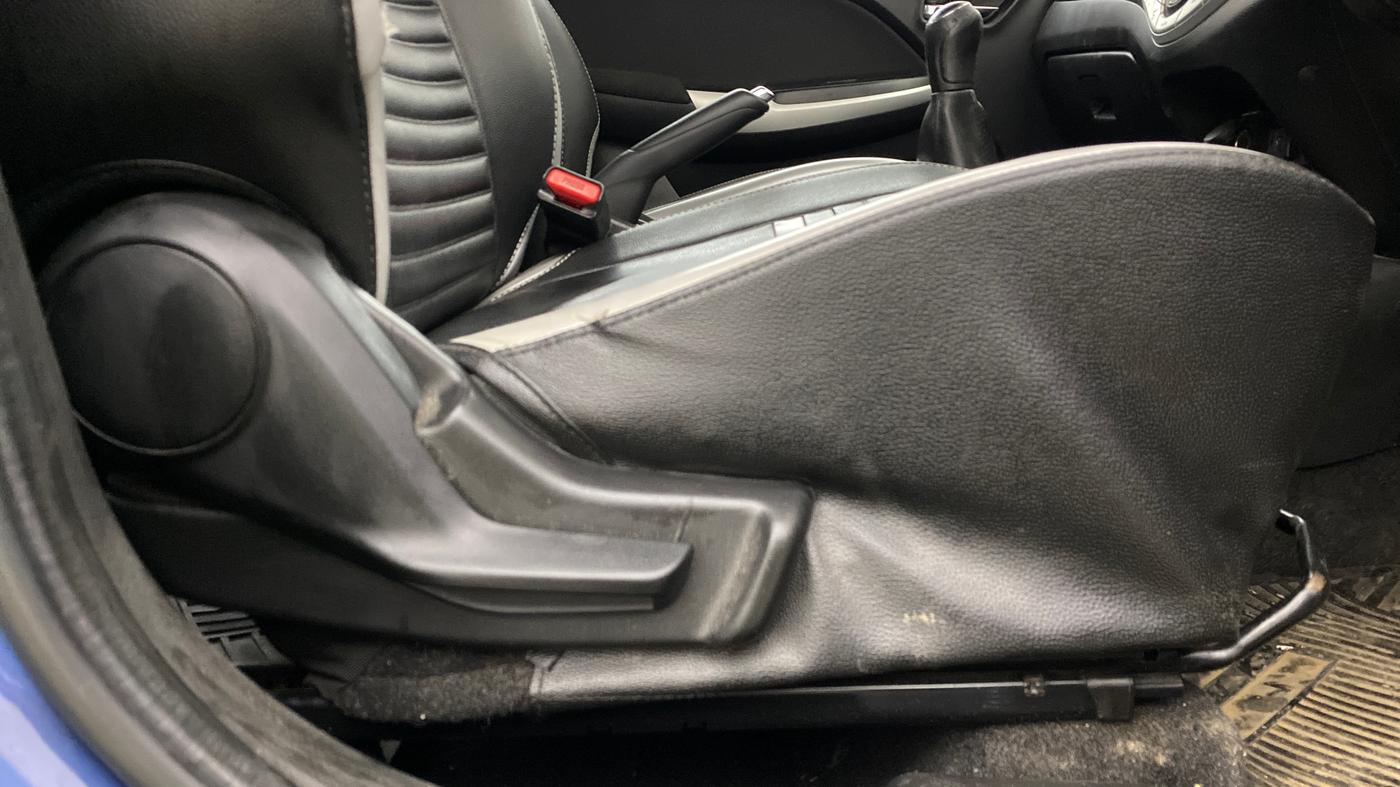 2018 Maruti Baleno DELTA DIESEL 1.3, Diesel, Manual, 70,590 km, Driver Side Adjustment Panel