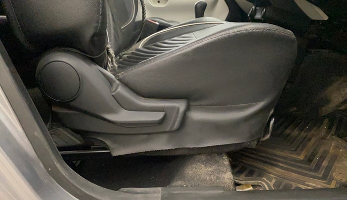 2017 Maruti IGNIS DELTA 1.2 AMT, Petrol, Automatic, 33,191 km, Driver Side Adjustment Panel