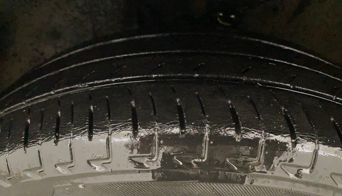 2017 Maruti IGNIS DELTA 1.2 AMT, Petrol, Automatic, 33,191 km, Left Front Tyre Tread