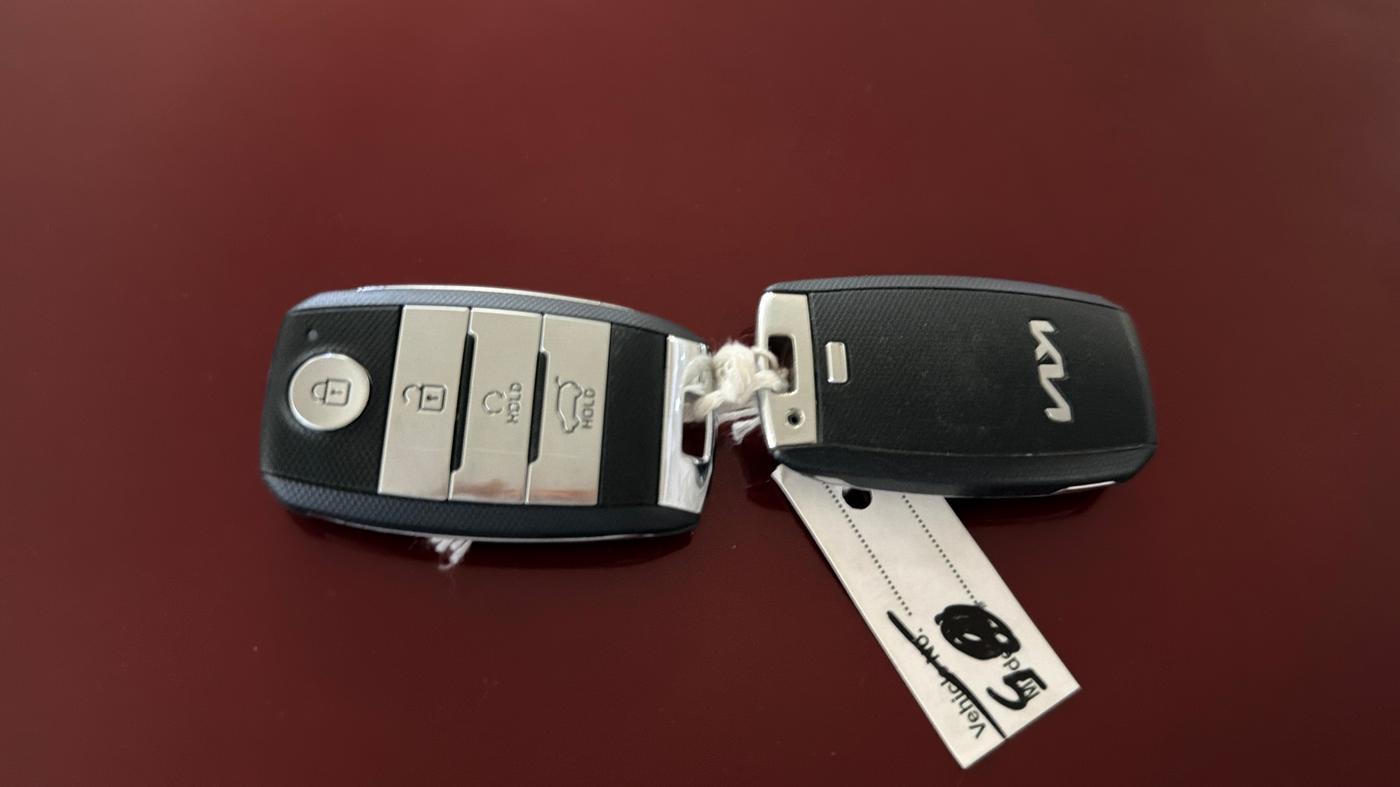 2022 KIA CARENS PRESTIGE PLUS 1.5 DIESEL 7 STR, Diesel, Manual, 19,509 km, Key Close Up