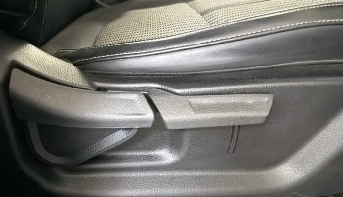 2022 KIA CARENS PRESTIGE PLUS 1.5 DIESEL 7 STR, Diesel, Manual, 19,482 km, Driver Side Adjustment Panel