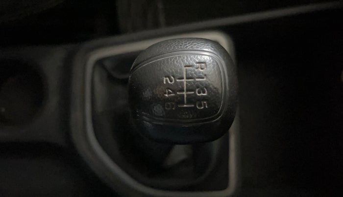 2016 Hyundai Creta E PLUS 1.6 PETROL, CNG, Manual, 1,25,577 km, Gear Lever