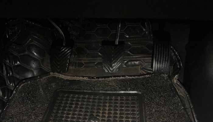 2016 Hyundai Creta E PLUS 1.6 PETROL, CNG, Manual, 1,25,577 km, Pedals