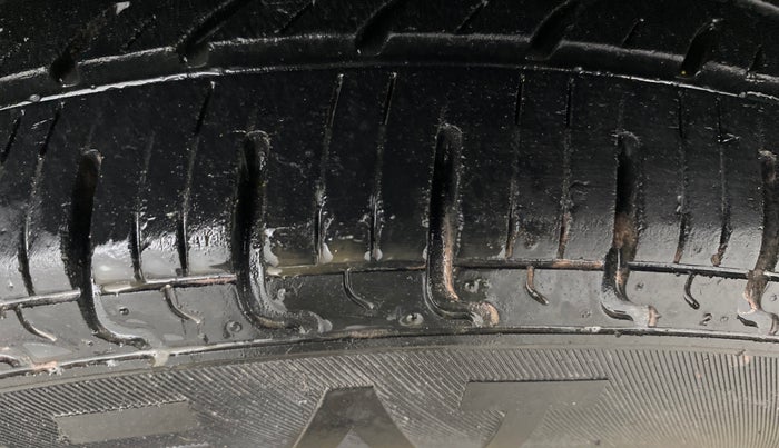 2016 Renault Kwid RXT 0.8, CNG, Manual, 39,479 km, Left Rear Tyre Tread