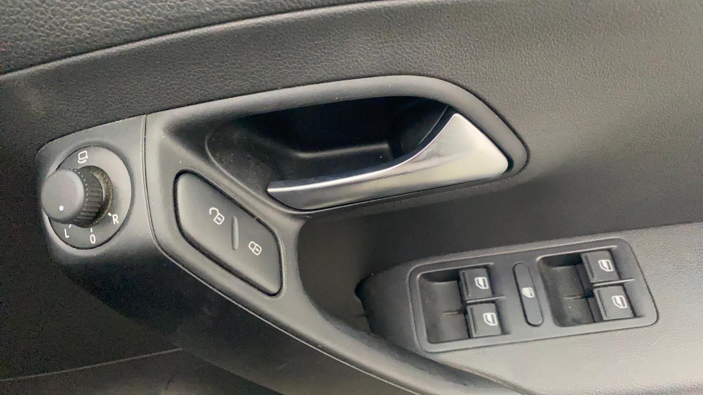 2021 Volkswagen Polo HIGHLINE PLUS 1.0L TSI AT, Petrol, Automatic, 18,556 km, Driver Side Door Panels Control