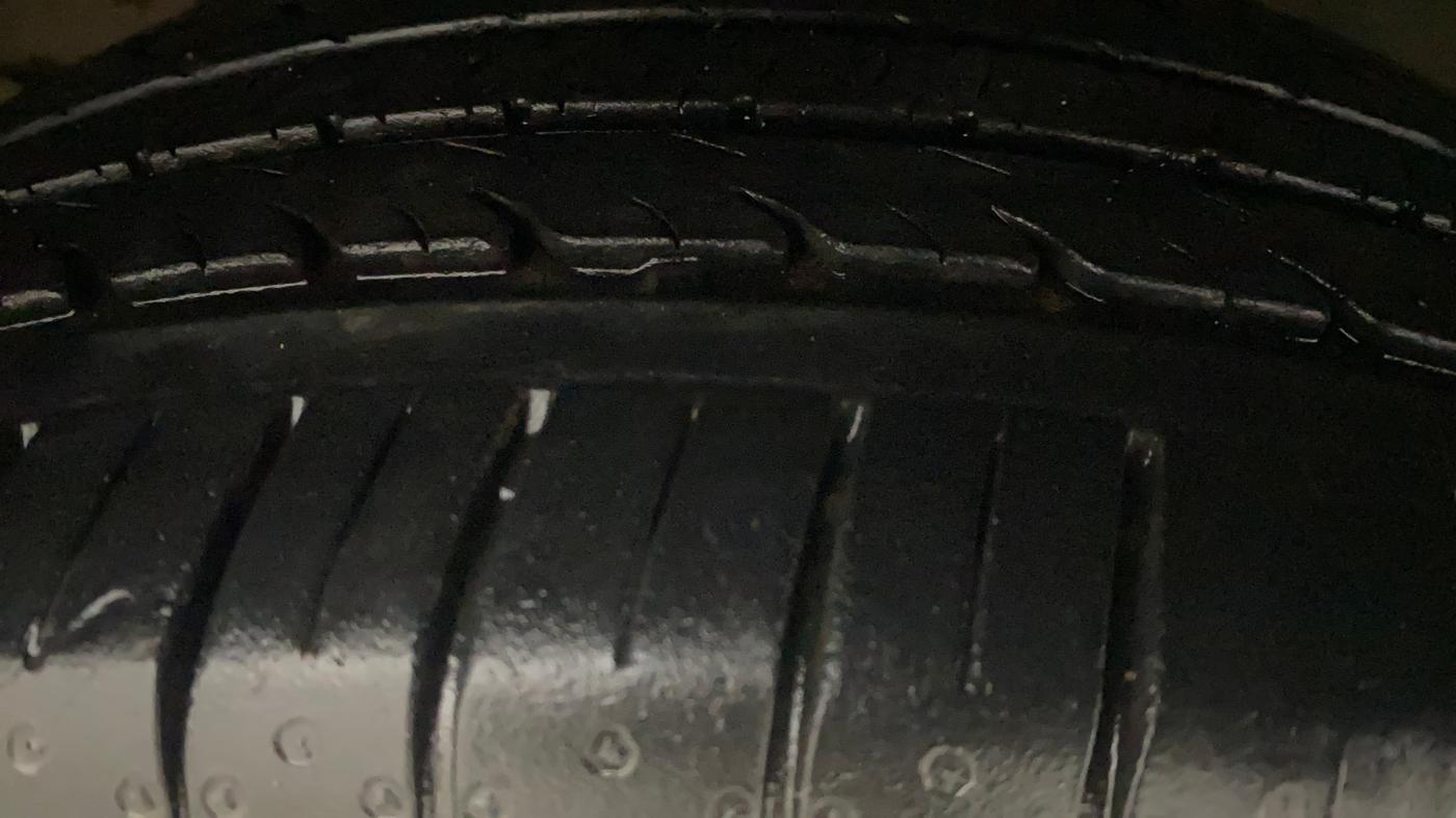 2021 Volkswagen Polo HIGHLINE PLUS 1.0L TSI AT, Petrol, Automatic, 18,556 km, Right Front Tyre Tread