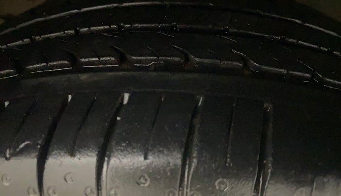 2021 Volkswagen Polo HIGHLINE PLUS 1.0L TSI AT, Petrol, Automatic, 18,476 km, Right Front Tyre Tread