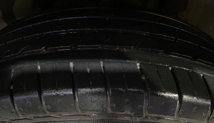 2019 MG HECTOR SHARP 1.5 DCT PETROL, Petrol, Automatic, 28,798 km, Left Rear Tyre Tread