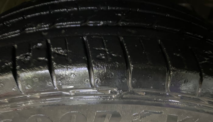 2019 MG HECTOR SHARP 1.5 DCT PETROL, Petrol, Automatic, 28,798 km, Right Front Tyre Tread