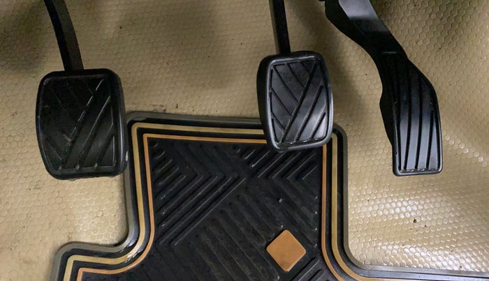 2017 Maruti Ciaz SIGMA 1.4 MT PETROL, Petrol, Manual, 73,236 km, Pedals