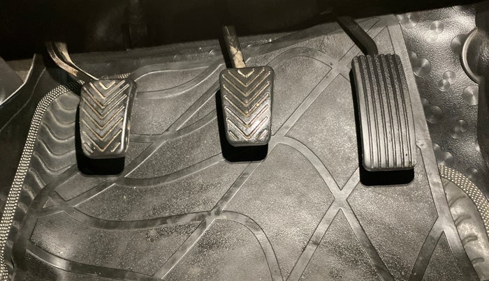 2015 Hyundai Eon SPORTZ, Petrol, Manual, 33,877 km, Pedals