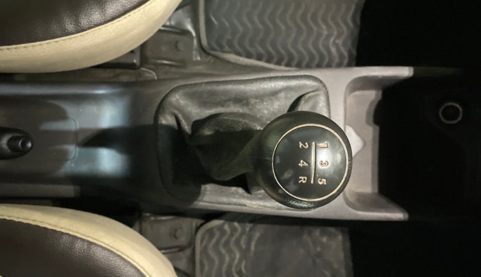 2015 Hyundai Eon SPORTZ, Petrol, Manual, 33,877 km, Gear Lever