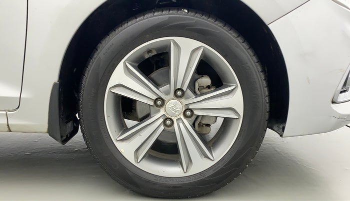 2018 Hyundai Verna 1.6 SX VTVT, Petrol, Manual, 52,858 km, Right Front Wheel
