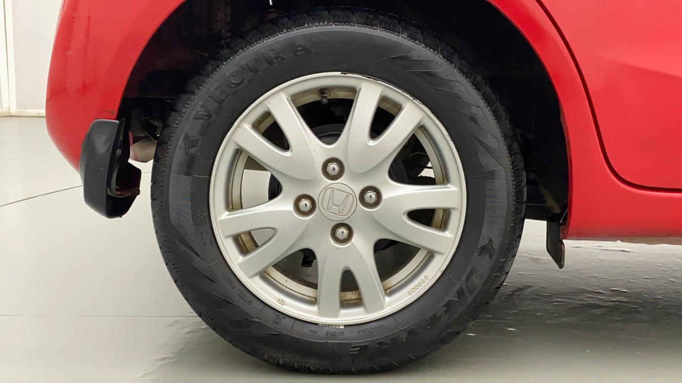 2013 Honda Brio VX MT, Petrol, Manual, 50,325 km, Right Rear Wheel