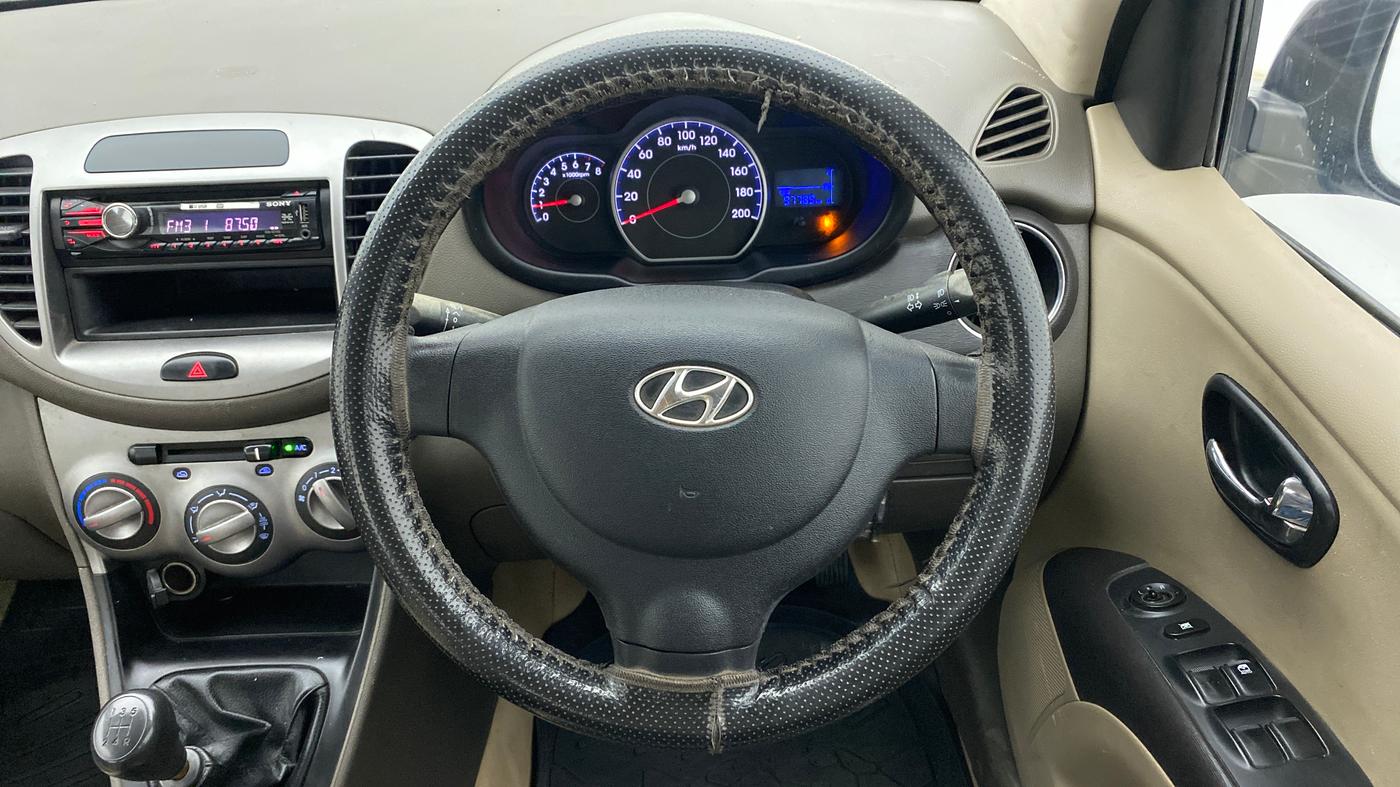 2012 Hyundai i10 MAGNA 1.2, Petrol, Manual, 97,787 km, Steering Wheel Close Up
