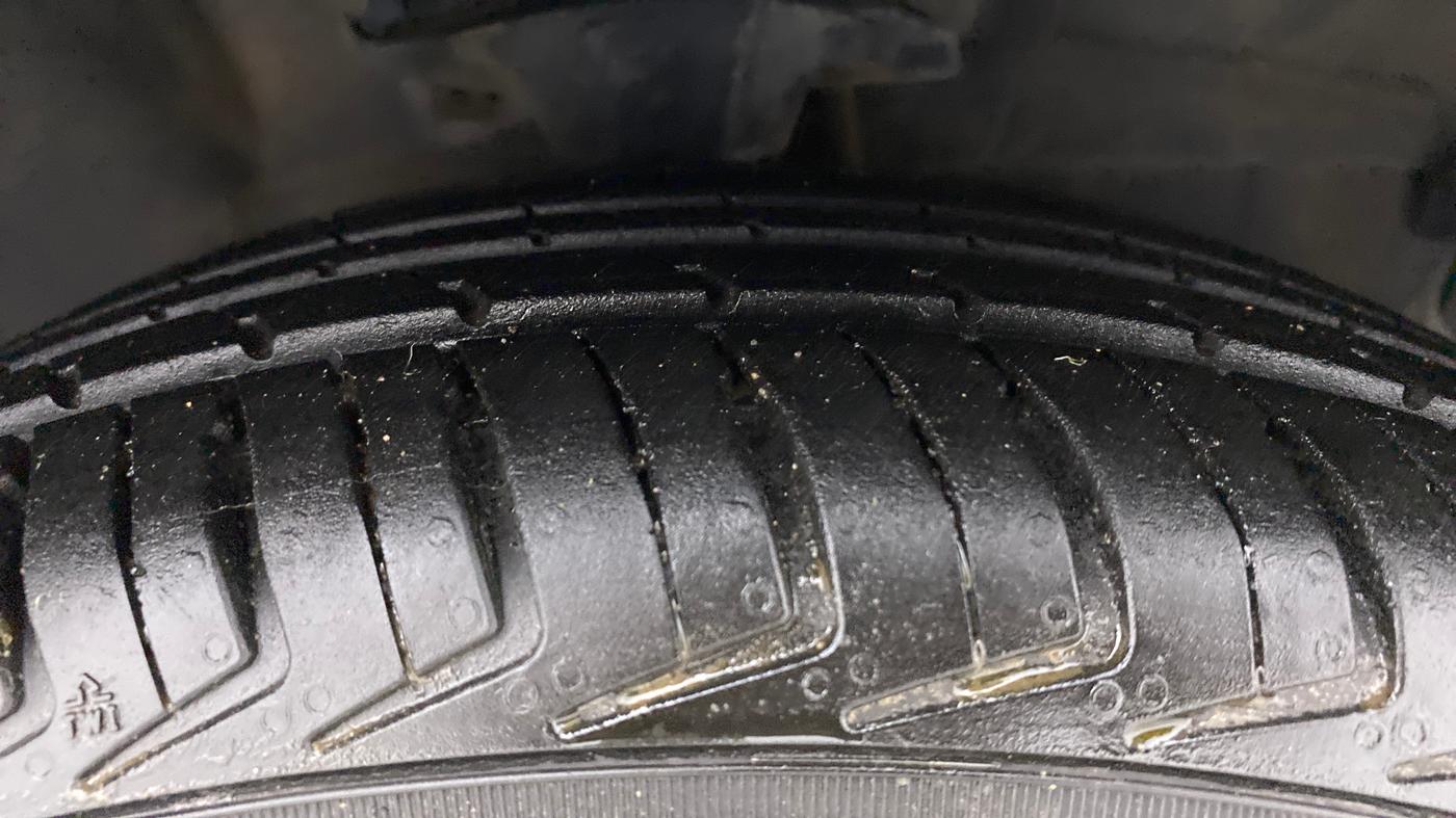 2012 Hyundai i10 MAGNA 1.2, Petrol, Manual, 97,787 km, Right Front Tyre Tread