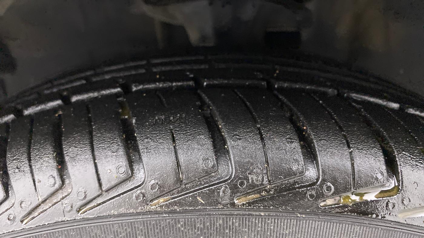 2012 Hyundai i10 MAGNA 1.2, Petrol, Manual, 97,787 km, Left Front Tyre Tread