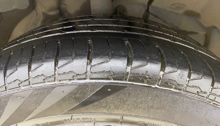 2020 MG HECTOR PLUS SHARP 2.0 DIESEL TURBO MT 6-STR, Diesel, Manual, 58,494 km, Right Front Tyre Tread