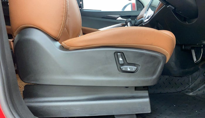 2020 MG HECTOR PLUS SHARP 2.0 DIESEL TURBO MT 6-STR, Diesel, Manual, 58,494 km, Driver Side Adjustment Panel