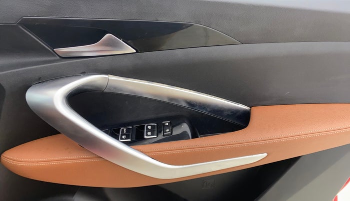 2020 MG HECTOR PLUS SHARP 2.0 DIESEL TURBO MT 6-STR, Diesel, Manual, 58,494 km, Driver Side Door Panels Control