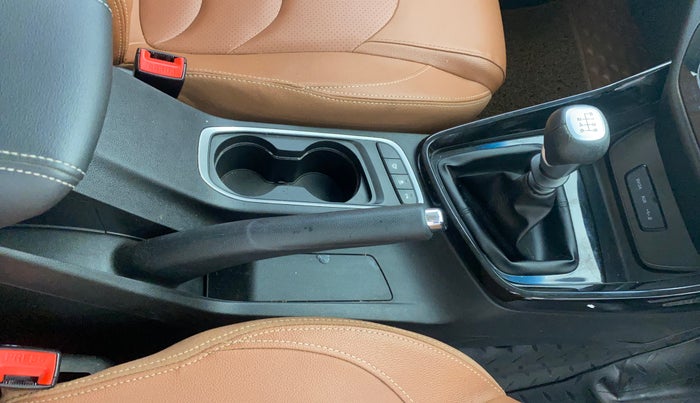 2020 MG HECTOR PLUS SHARP 2.0 DIESEL TURBO MT 6-STR, Diesel, Manual, 58,494 km, Gear Lever