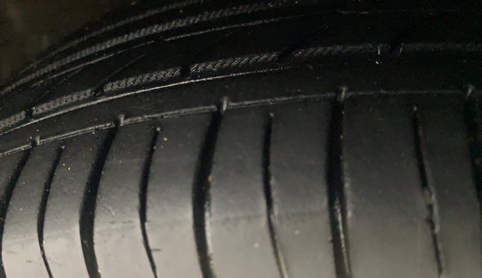 2018 Hyundai Grand i10 SPORTZ 1.2 KAPPA VTVT, Petrol, Manual, 63,426 km, Right Front Tyre Tread