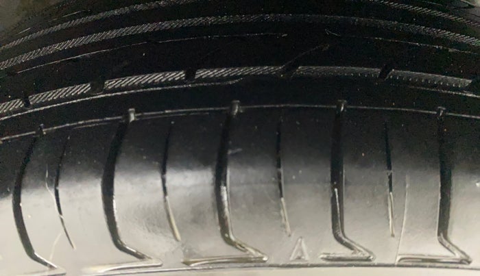 2018 Hyundai Grand i10 SPORTZ 1.2 KAPPA VTVT, Petrol, Manual, 63,426 km, Left Rear Tyre Tread