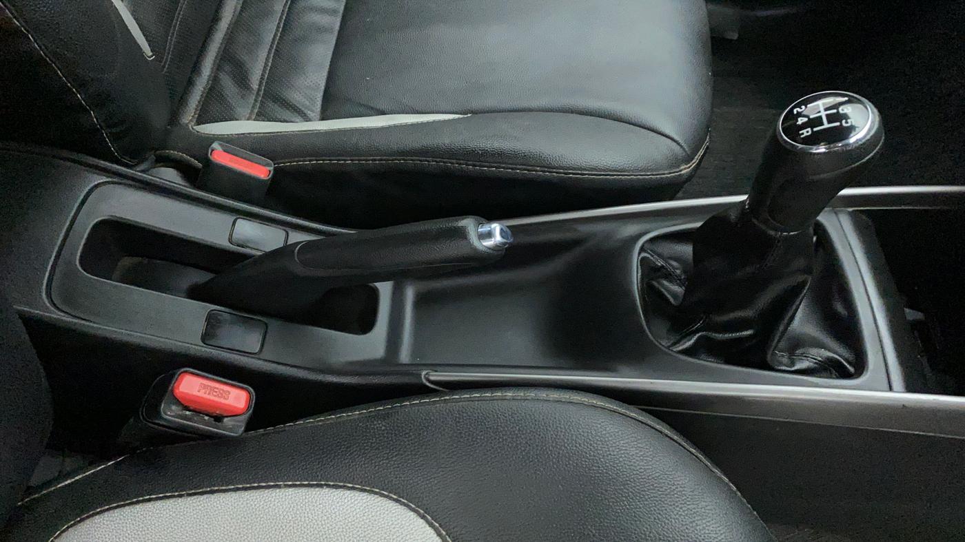 2019 Maruti Baleno DELTA 1.2 K12, Petrol, Manual, 44,983 km, Gear Lever