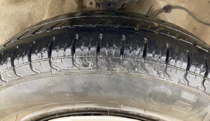 2021 Maruti Alto LXI, Petrol, Manual, 1,04,562 km, Right Front Tyre Tread