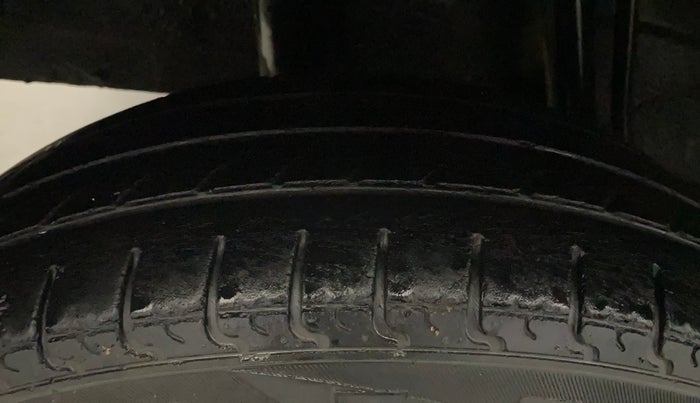 2017 Renault Kwid RXT 1.0, Petrol, Manual, 36,491 km, Right Rear Tyre Tread