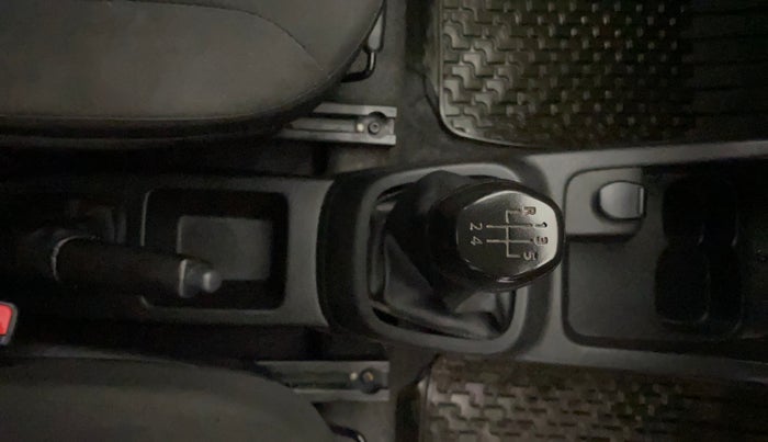 2017 Renault Kwid RXT 1.0, Petrol, Manual, 36,491 km, Gear Lever