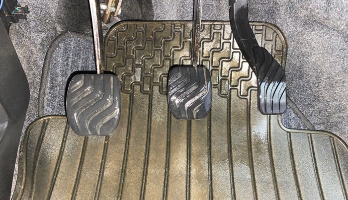 2017 Renault Kwid RXT 1.0, Petrol, Manual, 36,491 km, Pedals