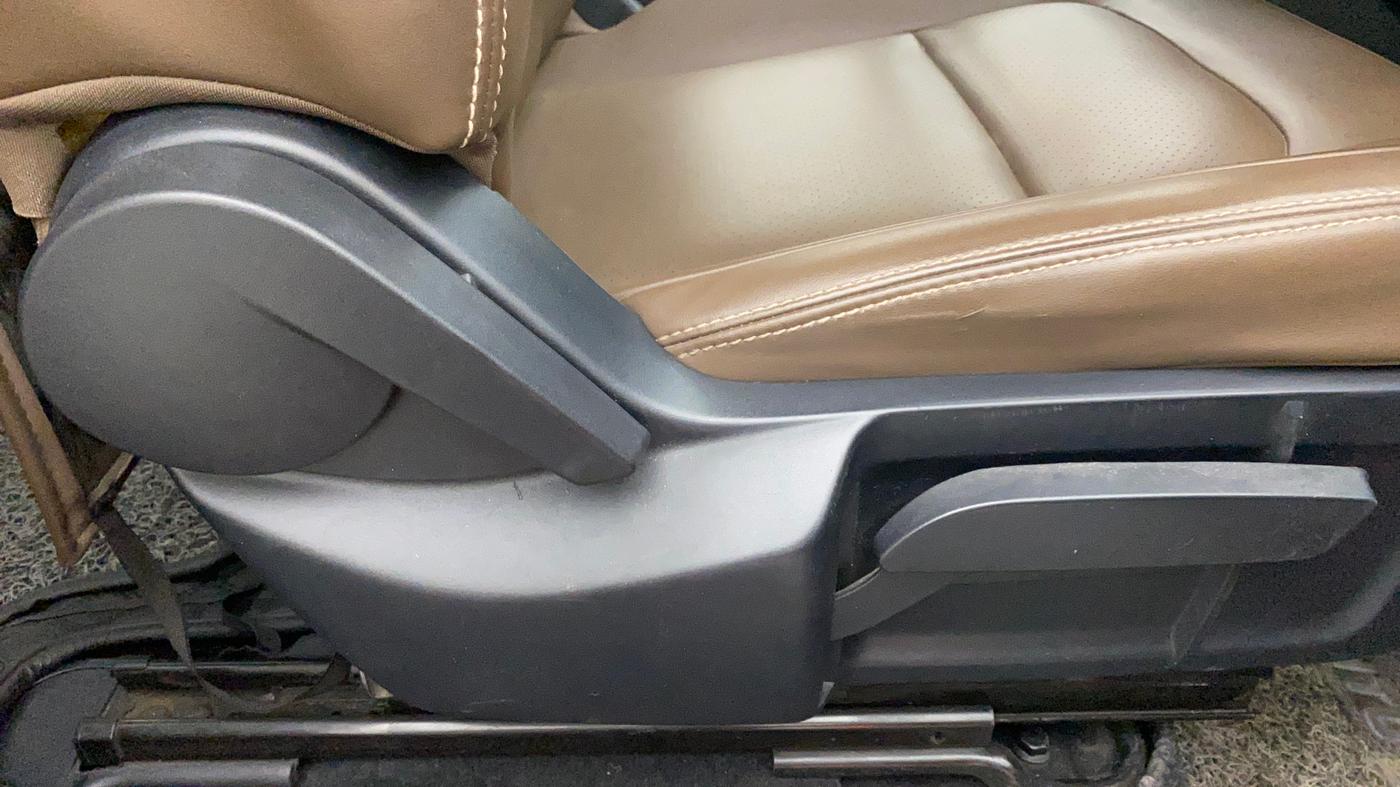 2019 Tata Harrier XZ 2.0L, Diesel, Manual, 88,244 km, Driver Side Adjustment Panel