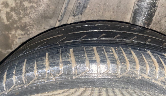 2015 Honda Jazz 1.2L I-VTEC V, Petrol, Manual, 41,633 km, Left Rear Tyre Tread