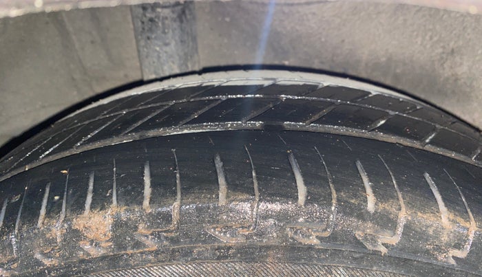 2015 Honda Jazz 1.2L I-VTEC V, Petrol, Manual, 41,633 km, Right Rear Tyre Tread