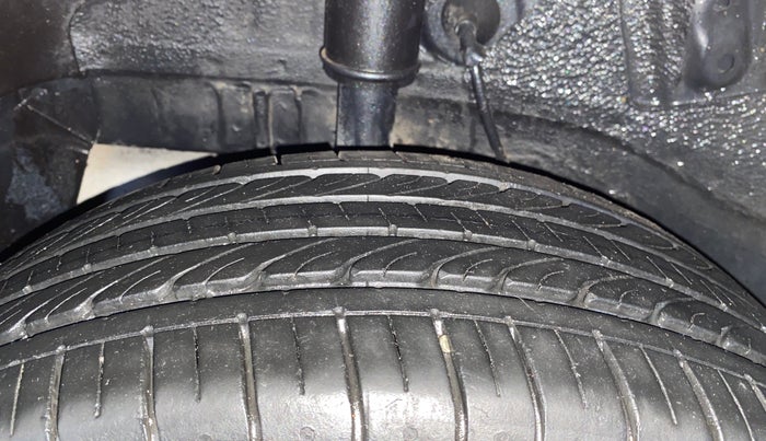 2022 Tata NEXON XMA SUNROOF PETROL, Petrol, Automatic, 27,827 km, Right Rear Tyre Tread