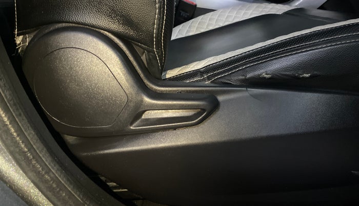 2022 Tata NEXON XMA SUNROOF PETROL, Petrol, Automatic, 27,827 km, Driver Side Adjustment Panel