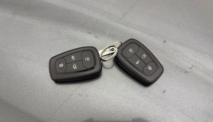 2022 Tata NEXON XZA PLUS (L), Petrol, Automatic, 40,832 km, Key Close Up