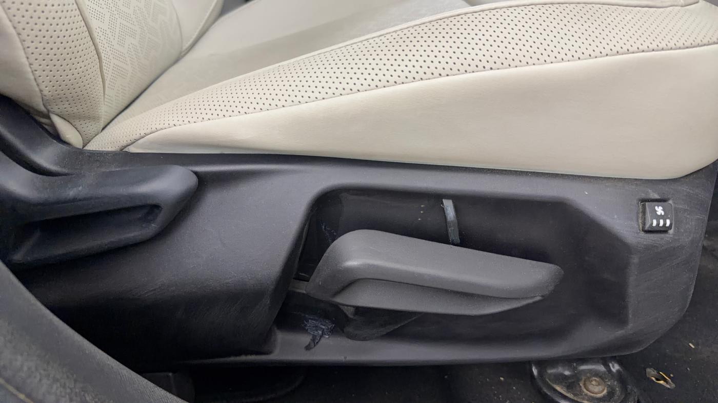 2022 Tata NEXON XZA PLUS (L), Petrol, Automatic, 40,832 km, Driver Side Adjustment Panel