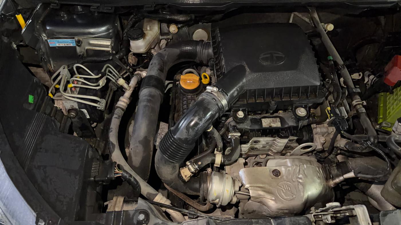 2022 Tata NEXON XZA PLUS (L), Petrol, Automatic, 40,832 km, Engine View - Right