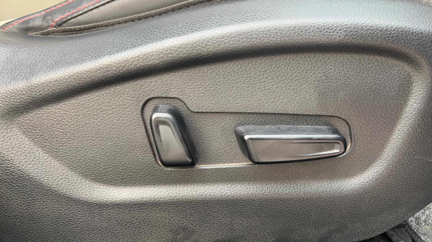 2020 KIA SELTOS GTX PLUS AT 1.5 DIESEL, Diesel, Automatic, 74,377 km, Driver Side Adjustment Panel
