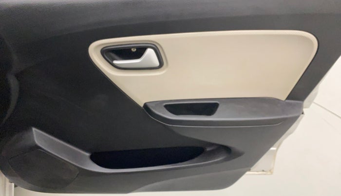 2021 Maruti Alto VXI, Petrol, Manual, 17,002 km, Driver Side Door Panels Control