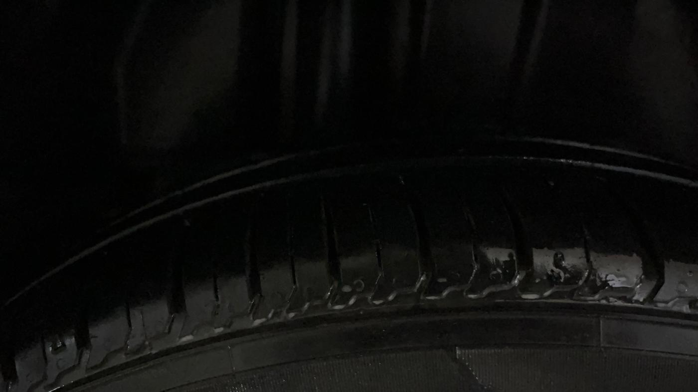 2018 Maruti Ciaz DELTA 1.5 SHVS MT PETROL, Petrol, Manual, 82,158 km, Right Rear Tyre Tread