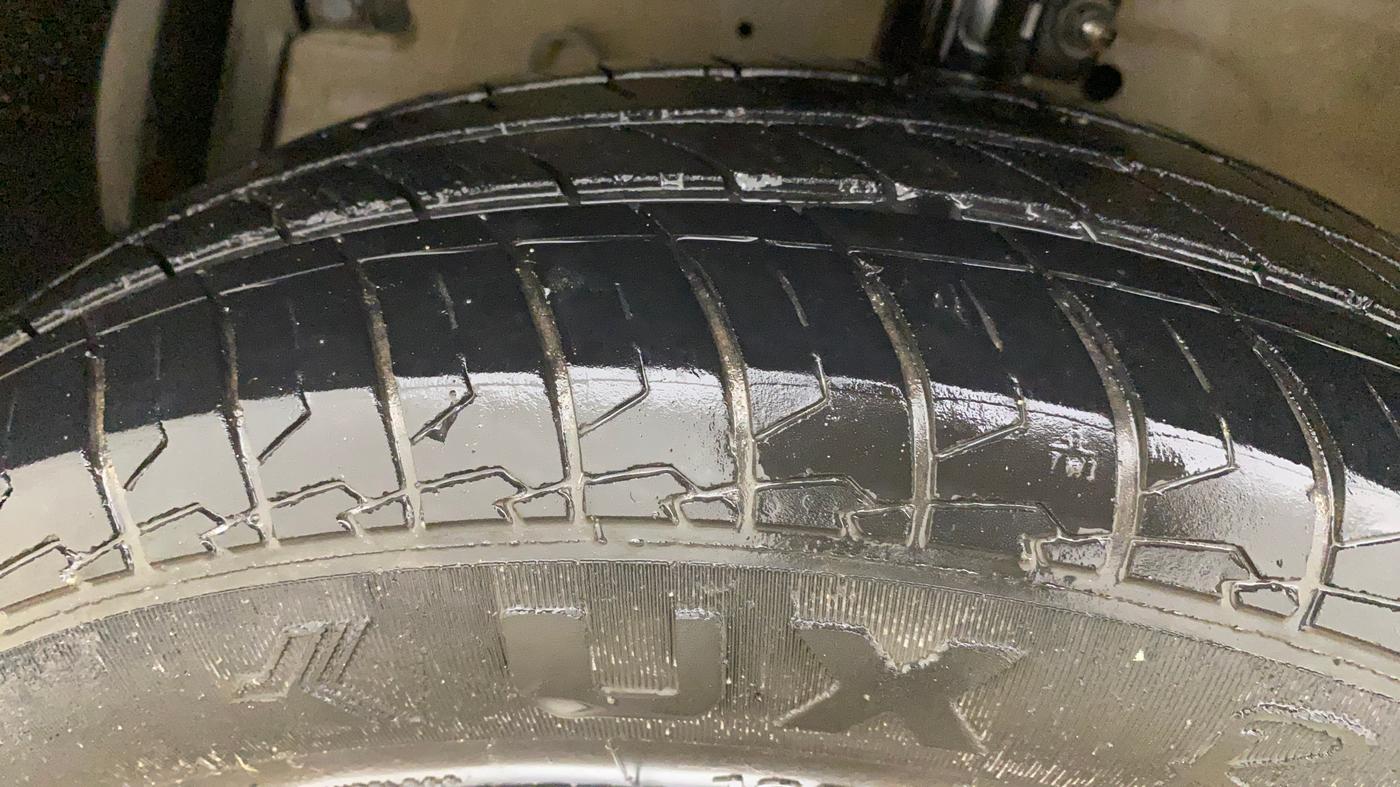 2016 Maruti Swift Dzire VXI, Petrol, Manual, 73,811 km, Left Front Tyre Tread
