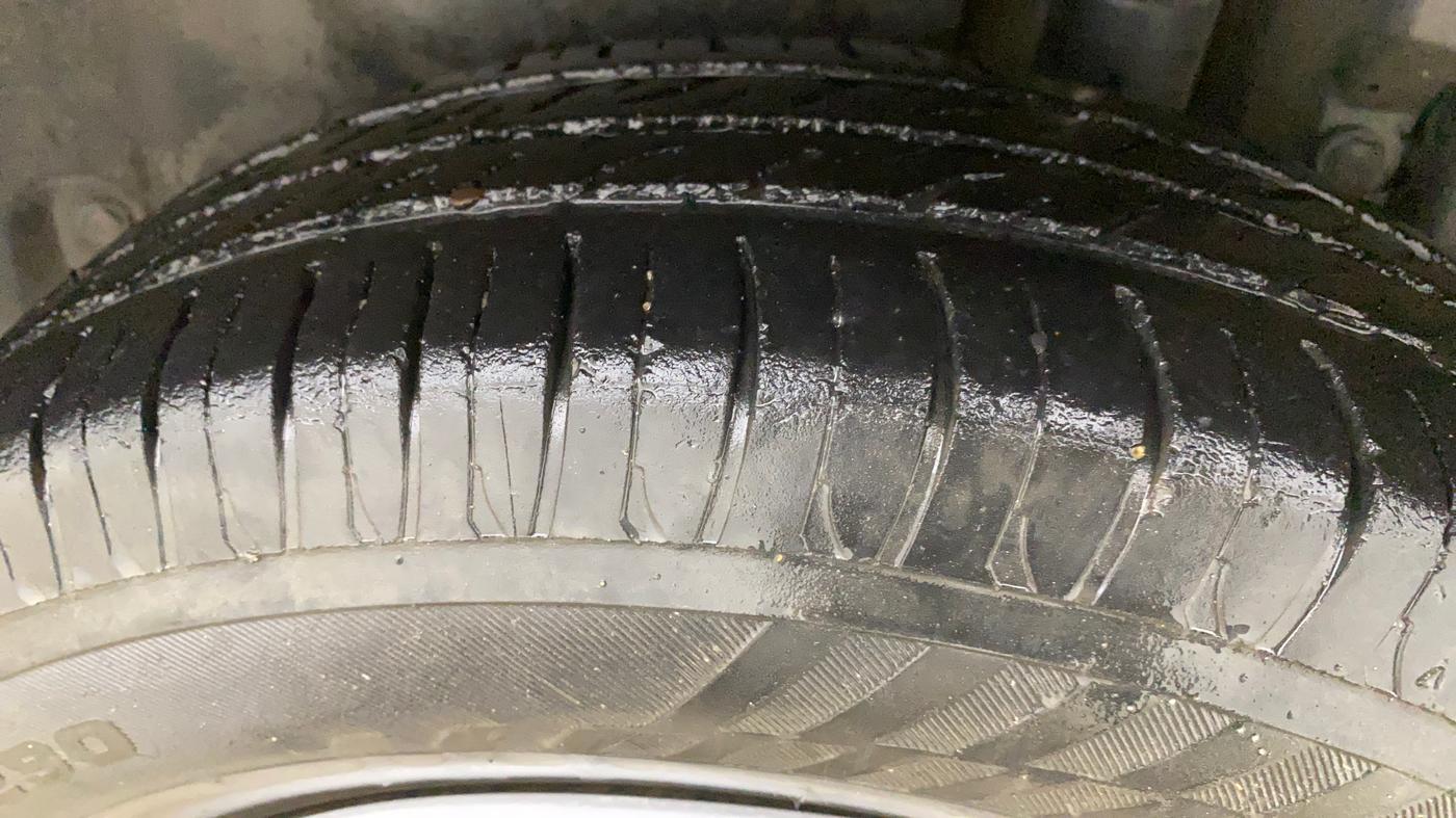 2016 Maruti Swift Dzire VXI, Petrol, Manual, 73,811 km, Left Rear Tyre Tread
