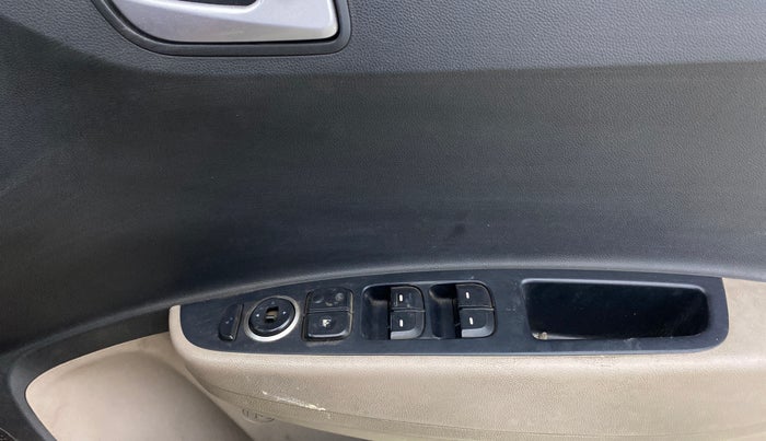 2017 Hyundai Grand i10 SPORTZ (O) 1.2 KAPPA VTVT, Petrol, Manual, 1,28,898 km, Driver Side Door Panels Control