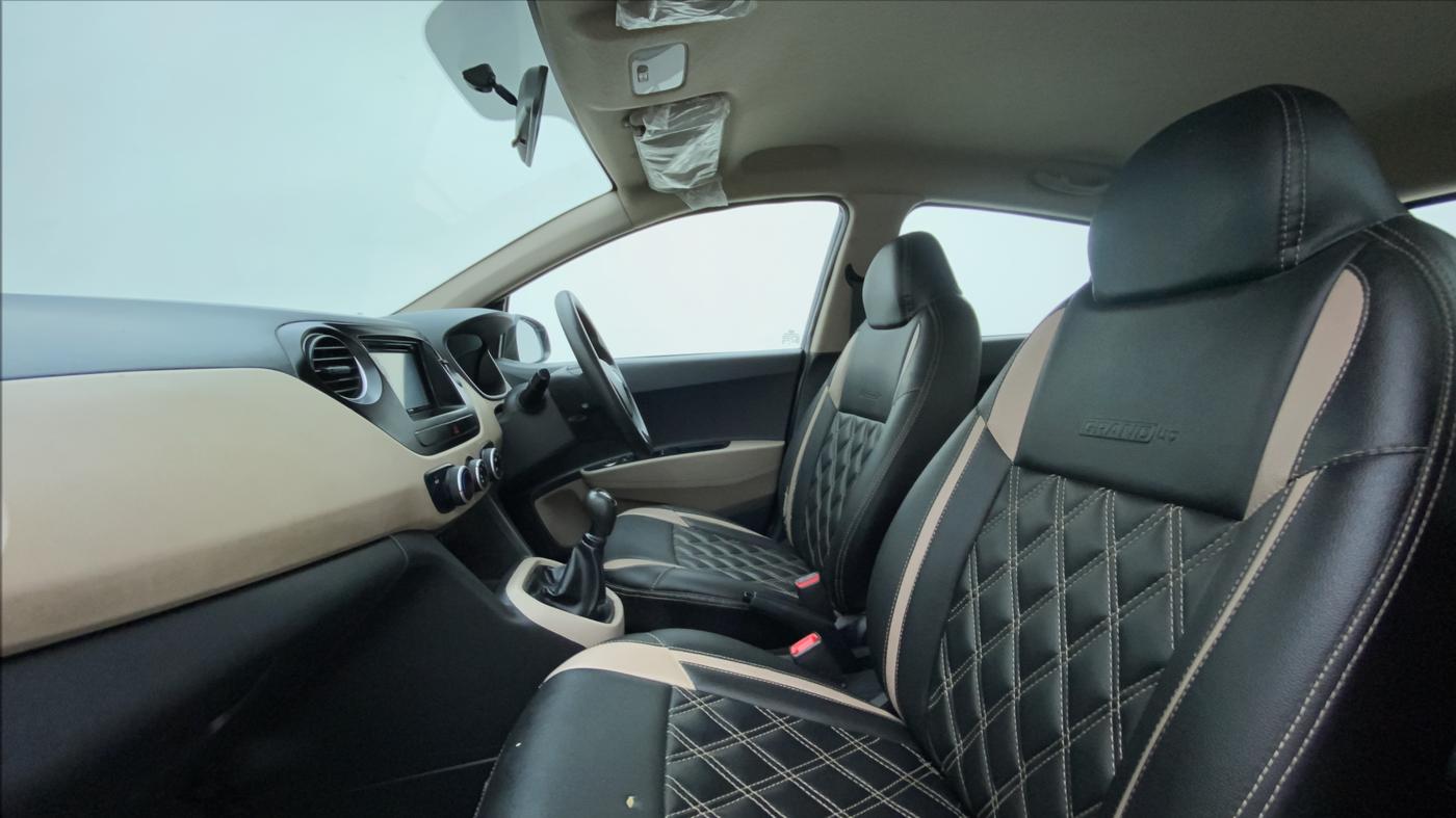 2017 Hyundai Grand i10 MAGNA 1.2 KAPPA VTVT, Petrol, Manual, 28,132 km, Right Side Front Door Cabin