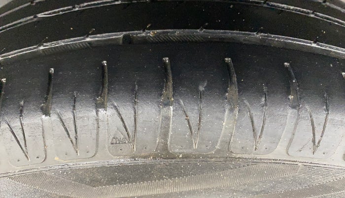 2016 Honda City 1.5L I-DTEC V, Diesel, Manual, 1,11,970 km, Left Rear Tyre Tread